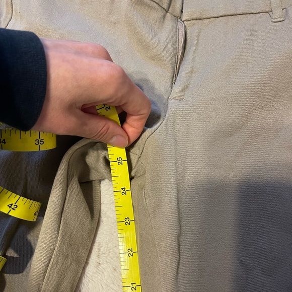 Old Navy Women's Tan Skinny Pants - Picture 4 of 7